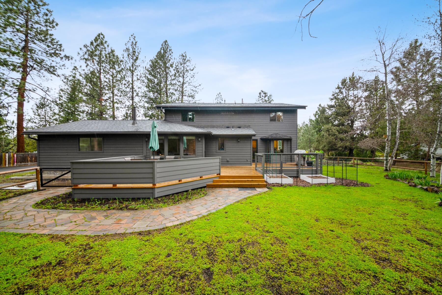 60604 Ridge Heights Bend, OR 97702 - Photo 34 of 48 batch_35-backyard4