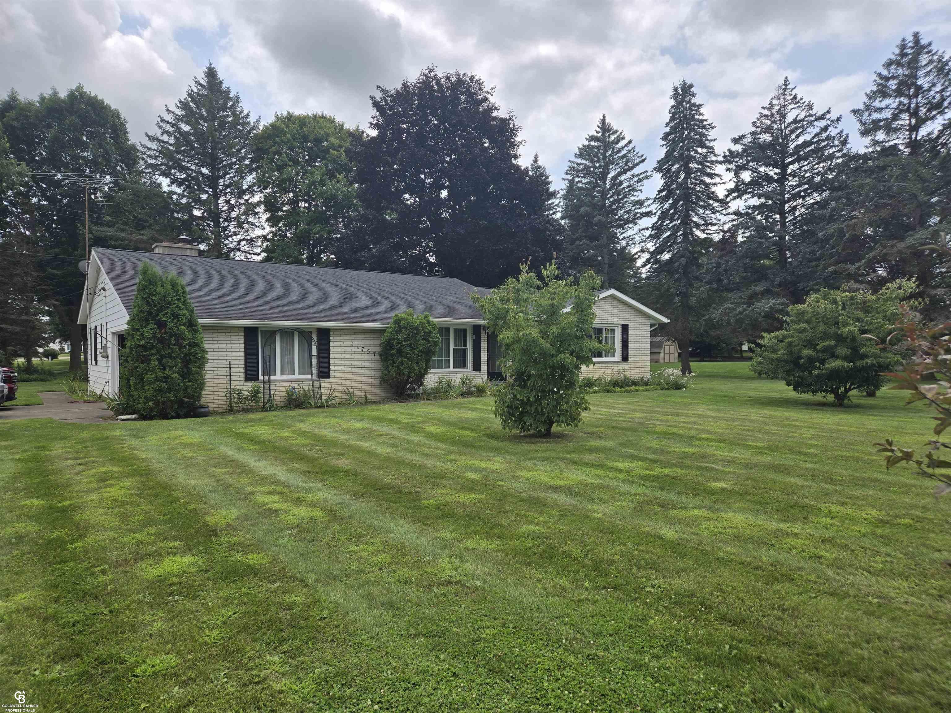 11757 Yale Road Yale, MI 48097 - Photo 2 of 21