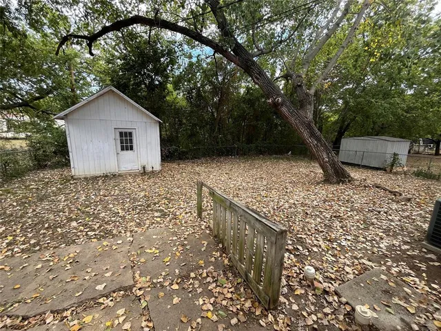 a house view with a outdoor space