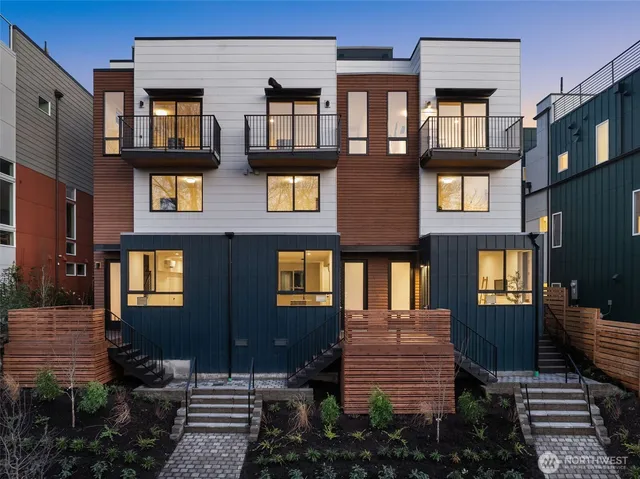 $995,000 | 916 C 15th Avenue, Seattle, WA 98122