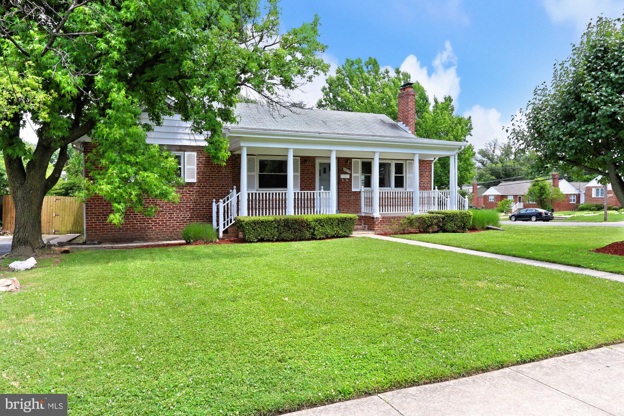 6019 Grayson Street Springfield, VA 22150 - Photo 3 of 40