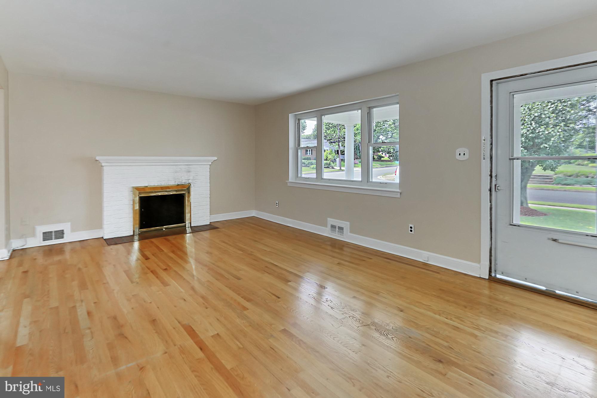 6019 Grayson Street Springfield, VA 22150 - Photo 8 of 40