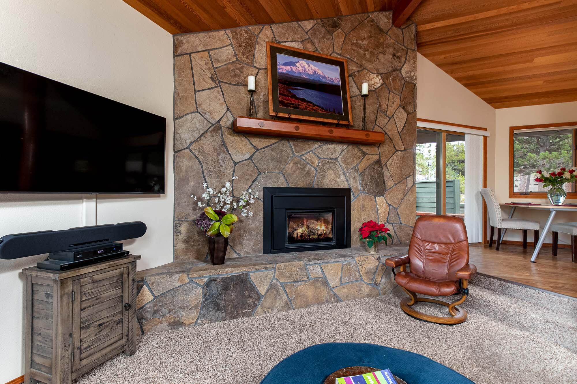 18143 Modoc Lane Sunriver, OR 97707 - Photo 3 of 28 Fireplace