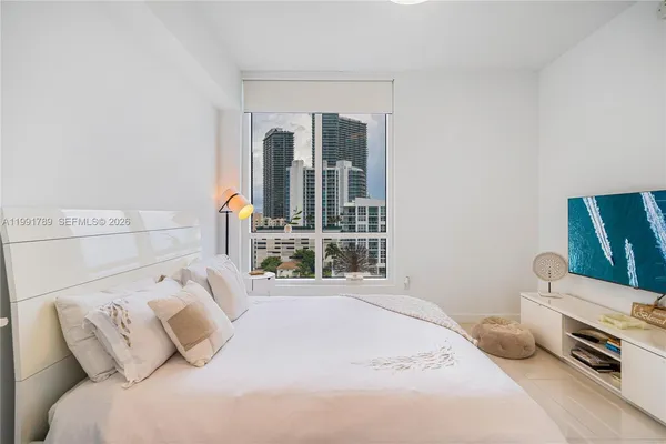 $6,000 | 601 Northeast 27th Street, Unit 1007, Miami, FL 33137