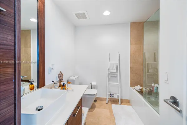 $6,000 | 601 Northeast 27th Street, Unit 1007, Miami, FL 33137