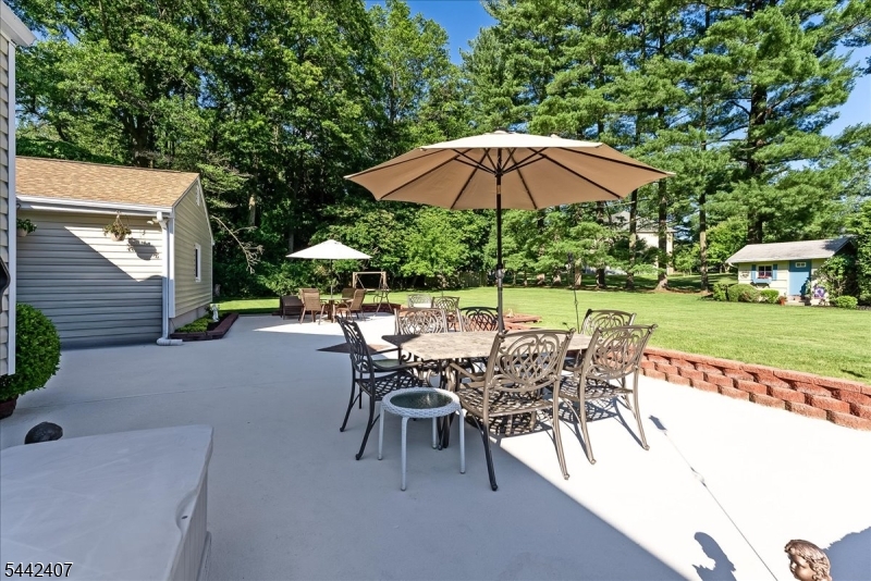 8 Alyson Drive Fairfield, NJ 07004 - Photo 29 of 34