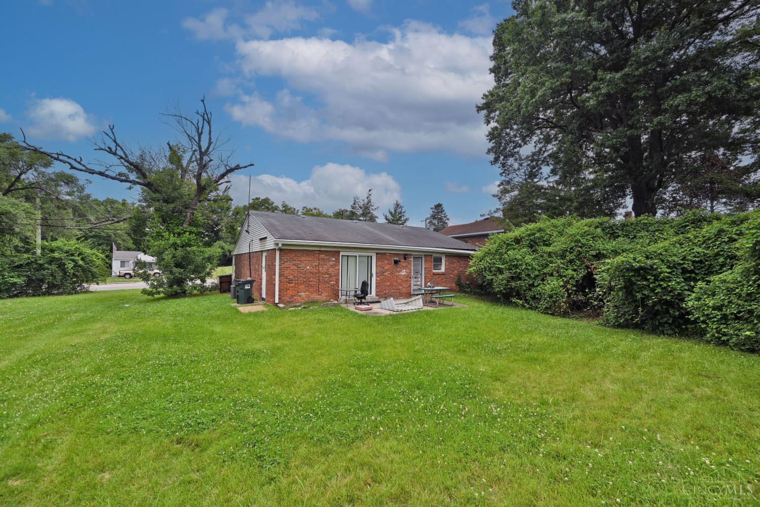 821 West Galbraith Road Cincinnati, OH 45231 - Photo 26 of 30