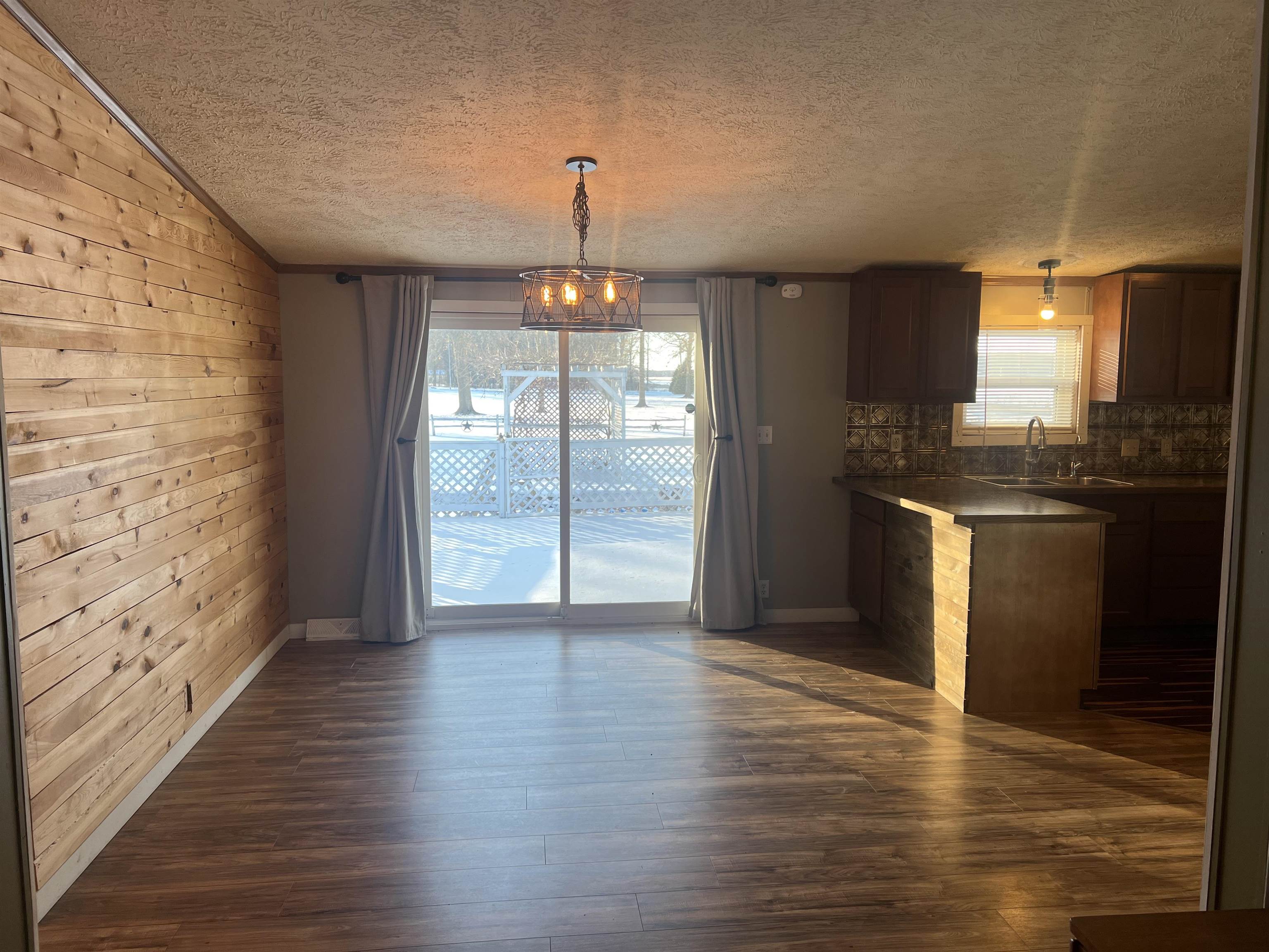 14018 Bishop Road Chesaning, MI 48616 - Photo 10 of 32 50165328-c8e7ad62-729e-481d-8fc5-d0782d109548.JPG