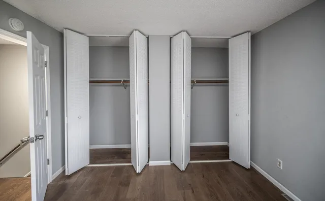 $225,000 | 2321 Pond Avenue East, Maplewood, MN 55119