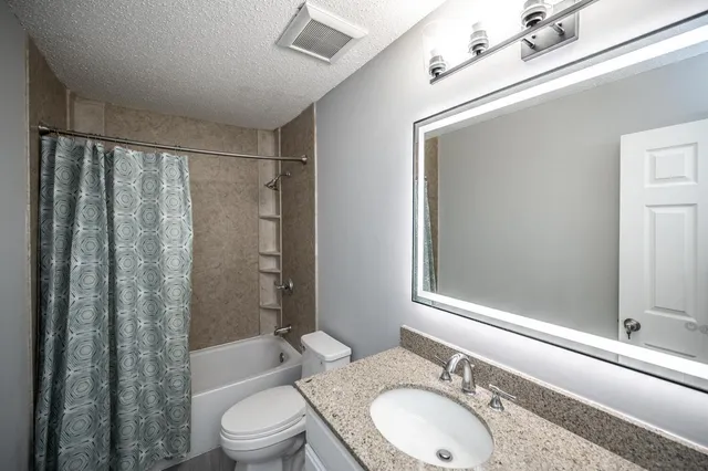 $225,000 | 2321 Pond Avenue East, Maplewood, MN 55119