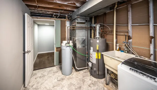 $225,000 | 2321 Pond Avenue East, Maplewood, MN 55119