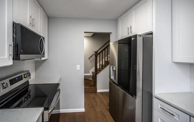 $225,000 | 2321 Pond Avenue East, Maplewood, MN 55119