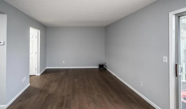 $225,000 | 2321 Pond Avenue East, Maplewood, MN 55119