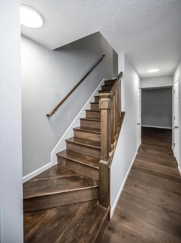 $225,000 | 2321 Pond Avenue East, Maplewood, MN 55119