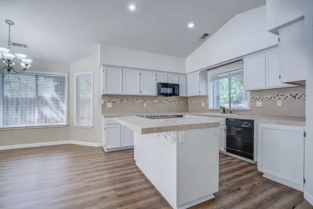 $484,900 | 1633 Wee Burn Court, Redding, CA 96003