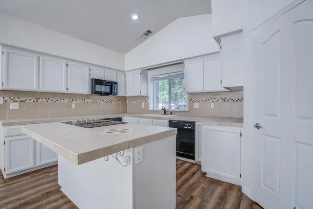 $484,900 | 1633 Wee Burn Court, Redding, CA 96003