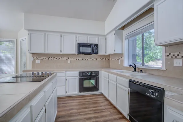 $484,900 | 1633 Wee Burn Court, Redding, CA 96003