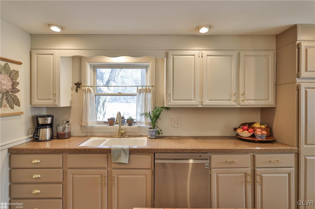 1246 Beaver Valley Road Stroudsburg, PA 18360 - Photo 13 of 42