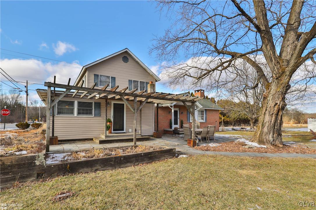 1246 Beaver Valley Road Stroudsburg, PA 18360 - Photo 3 of 42