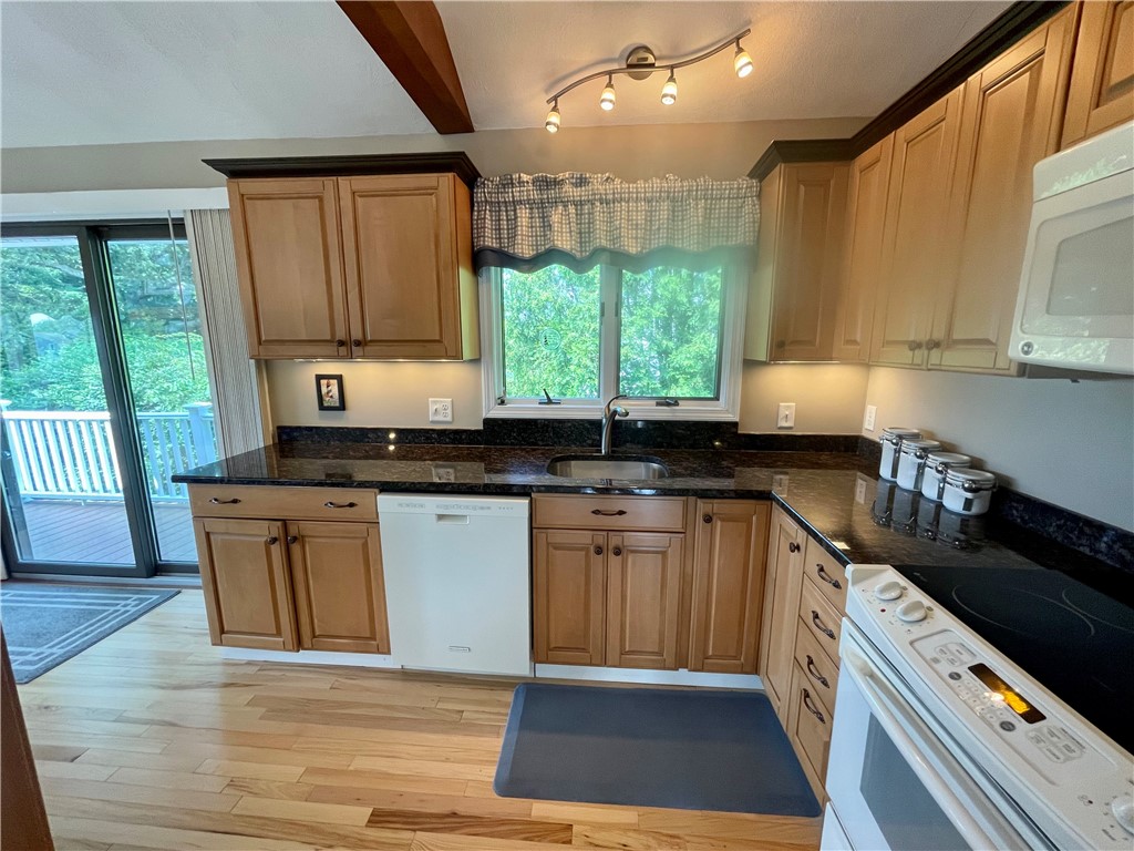 9 Reed Drive Westerly, RI 02891 - Photo 19 of 40