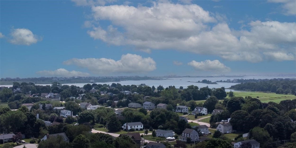 9 Reed Drive Westerly, RI 02891 - Photo 5 of 40