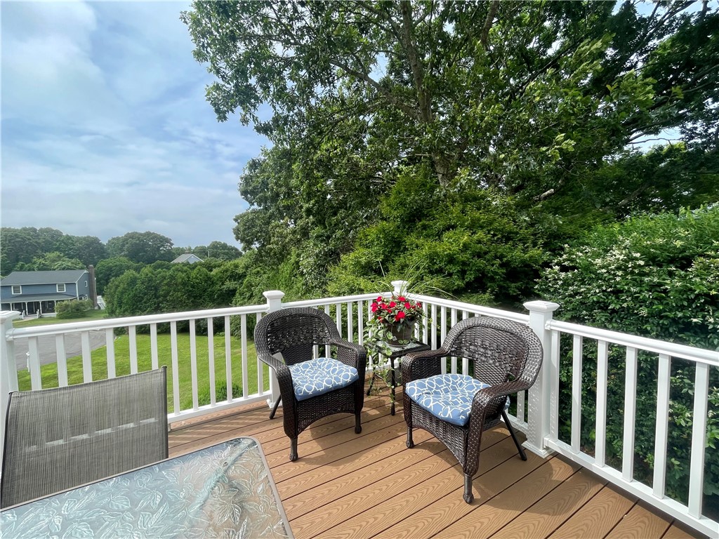 9 Reed Drive Westerly, RI 02891 - Photo 7 of 40