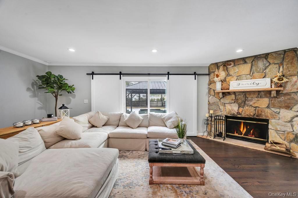 4 Long Meadow Road Commack, NY 11725 - Photo 11 of 45