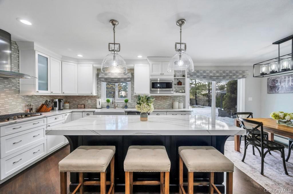 4 Long Meadow Road Commack, NY 11725 - Photo 18 of 45