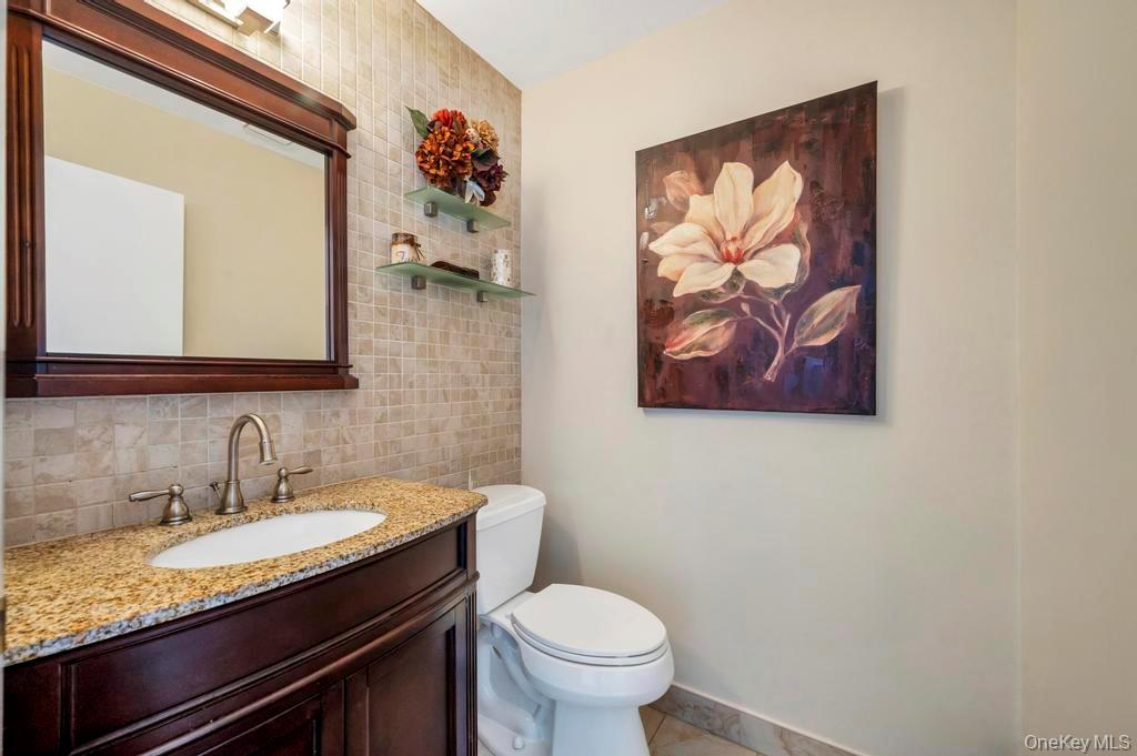 4 Long Meadow Road Commack, NY 11725 - Photo 22 of 45