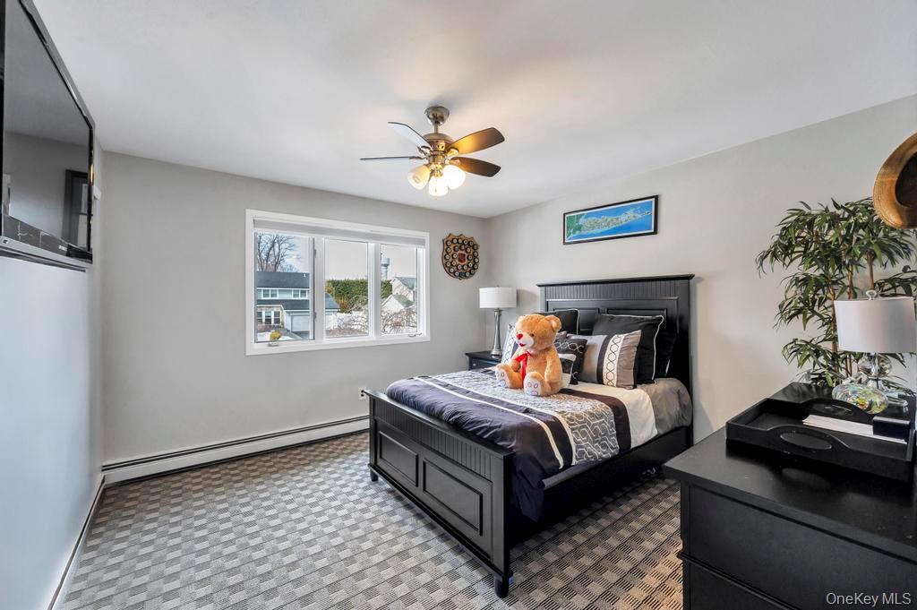 4 Long Meadow Road Commack, NY 11725 - Photo 23 of 45