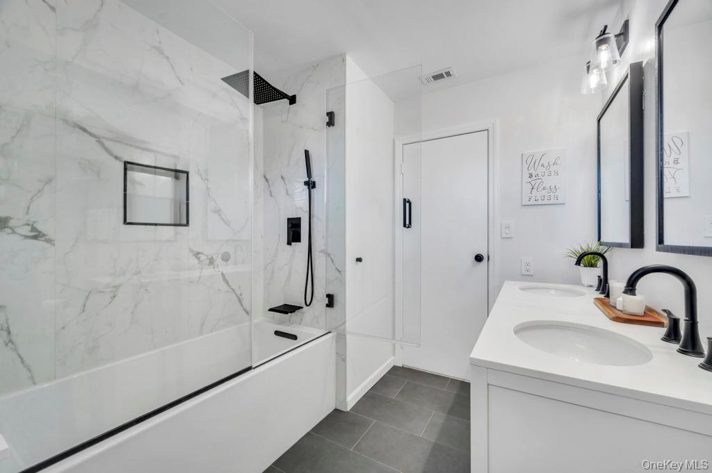 4 Long Meadow Road Commack, NY 11725 - Photo 27 of 45