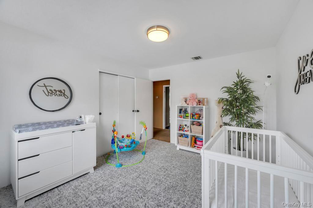 4 Long Meadow Road Commack, NY 11725 - Photo 29 of 45