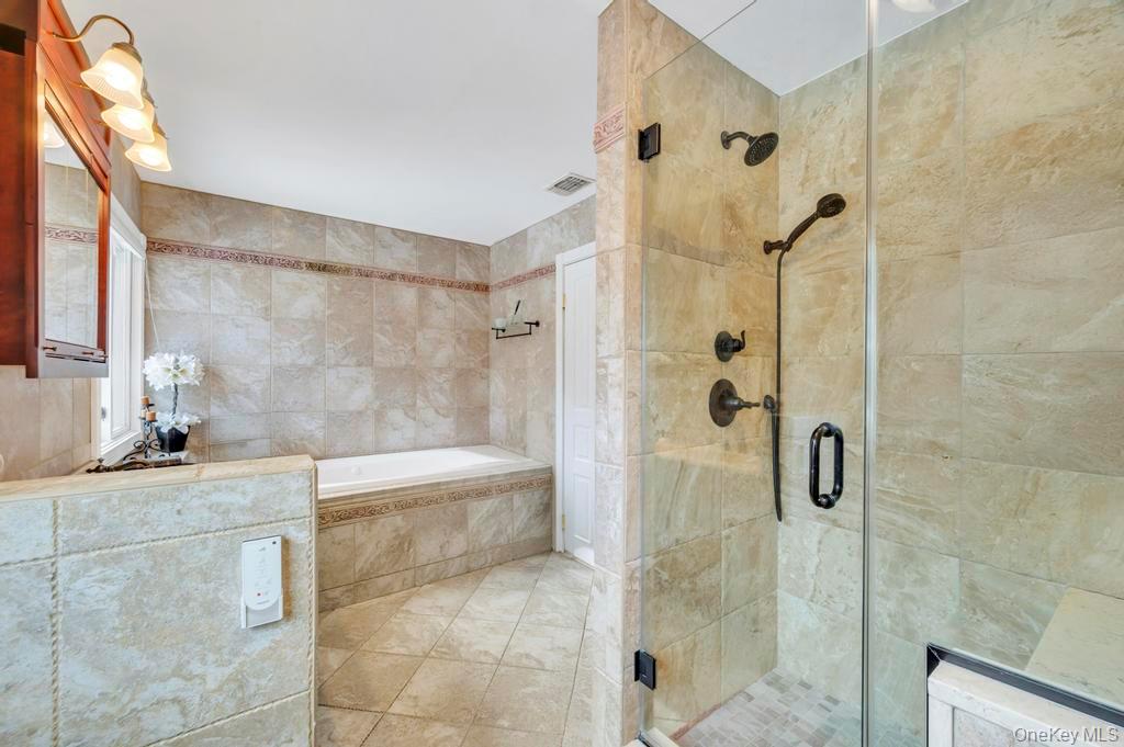 4 Long Meadow Road Commack, NY 11725 - Photo 31 of 45