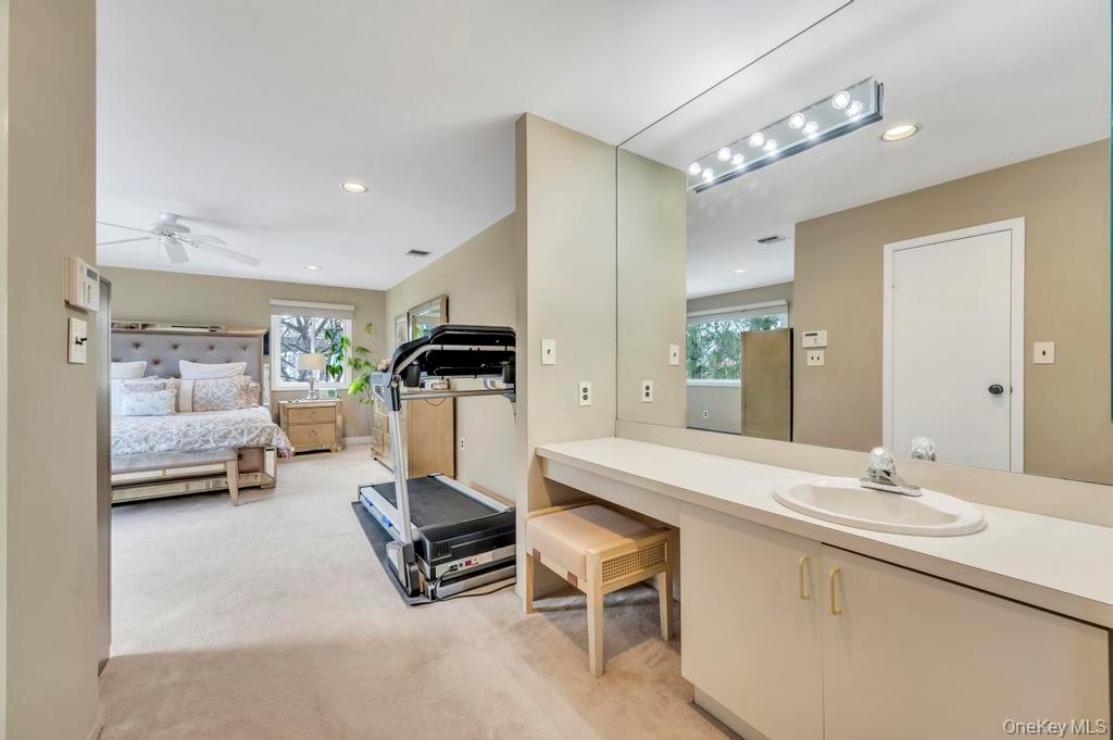 4 Long Meadow Road Commack, NY 11725 - Photo 33 of 45