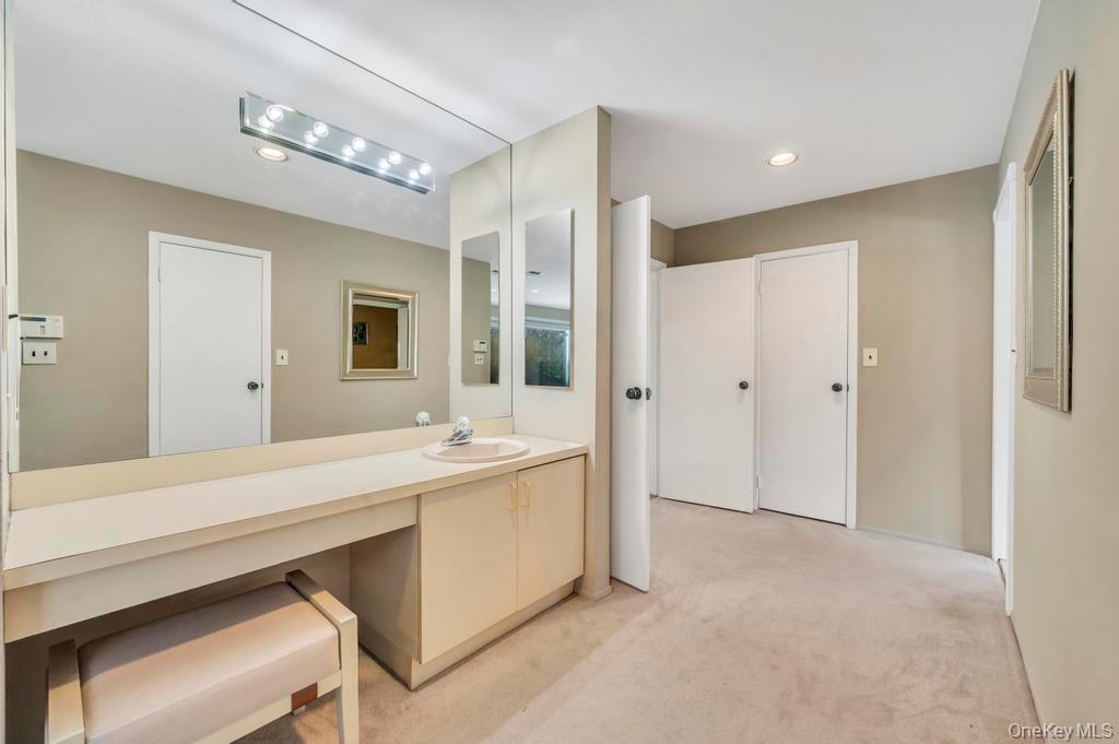 4 Long Meadow Road Commack, NY 11725 - Photo 34 of 45