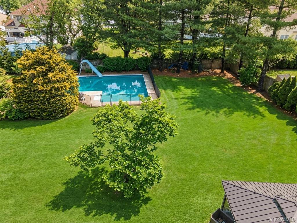 4 Long Meadow Road Commack, NY 11725 - Photo 41 of 45