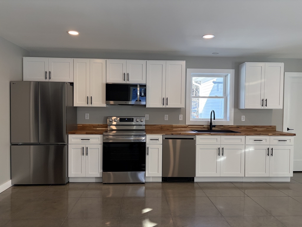 68 Acadia Road Gardner, MA 01440 - Photo 2 of 8