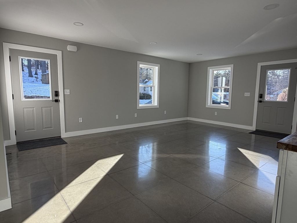 68 Acadia Road Gardner, MA 01440 - Photo 3 of 8