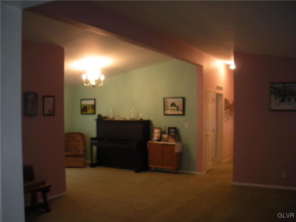 36 Abbey Road Easton, PA 18040 - Photo 8 of 27 Large family room opened up into dining room, grea