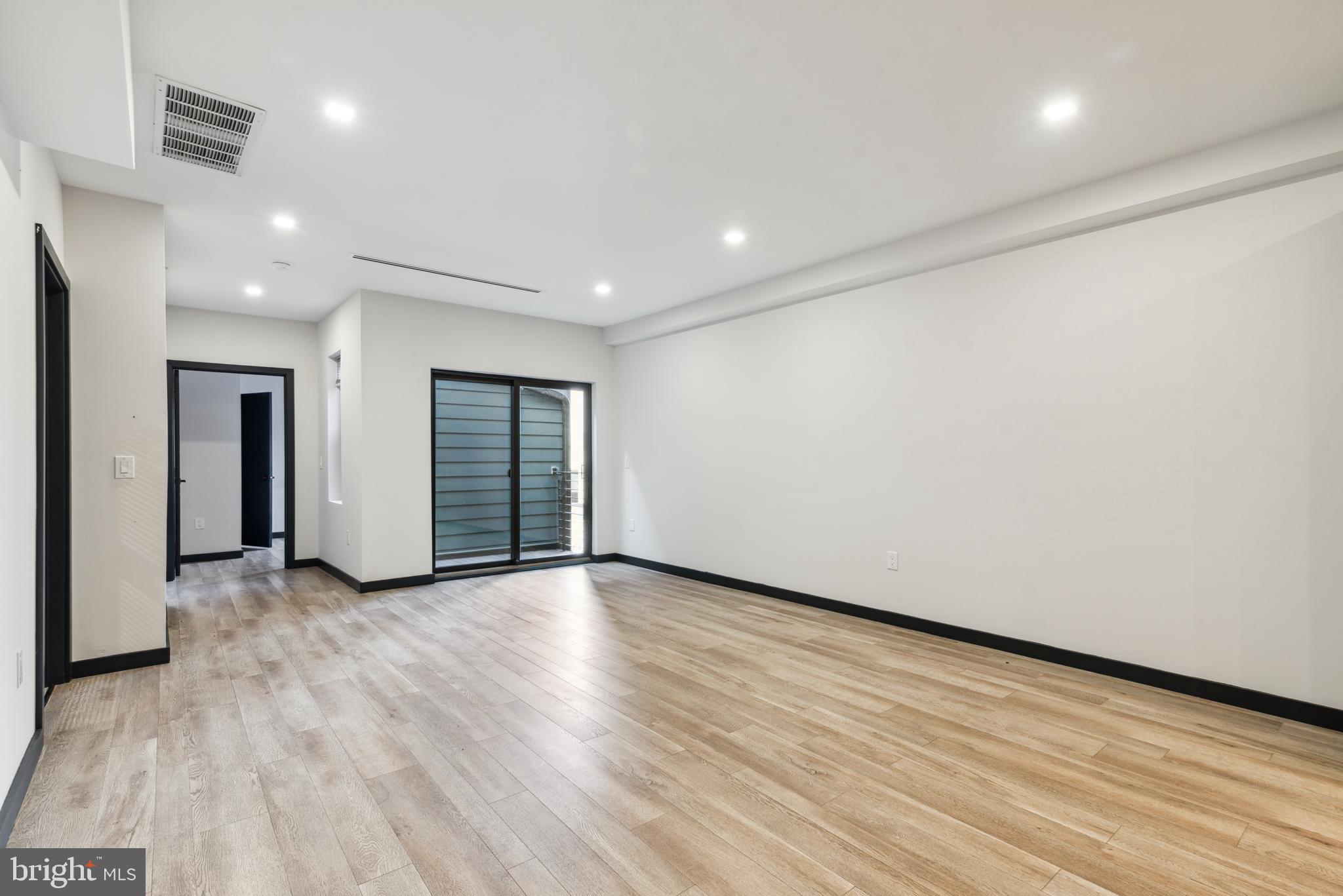 2020 Dreer Street, Unit 306 Philadelphia, PA 19125 - Photo 17 of 25