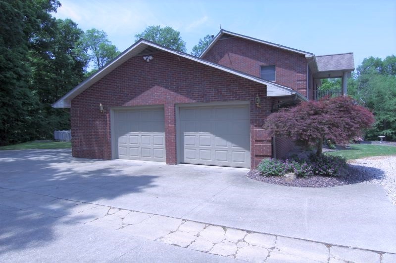 2683 South Meridian Road Jasper, IN 47546 - Photo 3 of 36 Gallery Image 3
