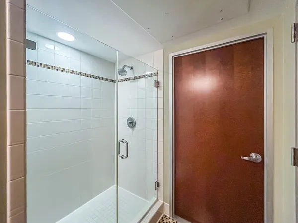 $1,995 | 800 Brazos Street, Unit 1006, Austin, TX 78701