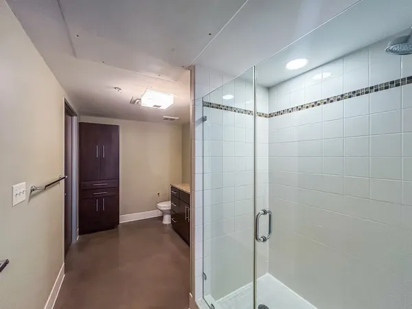 $1,995 | 800 Brazos Street, Unit 1006, Austin, TX 78701
