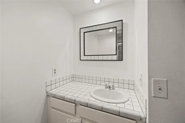 $4,100 | 1185 Bridgeport Road, Corona, CA 92882