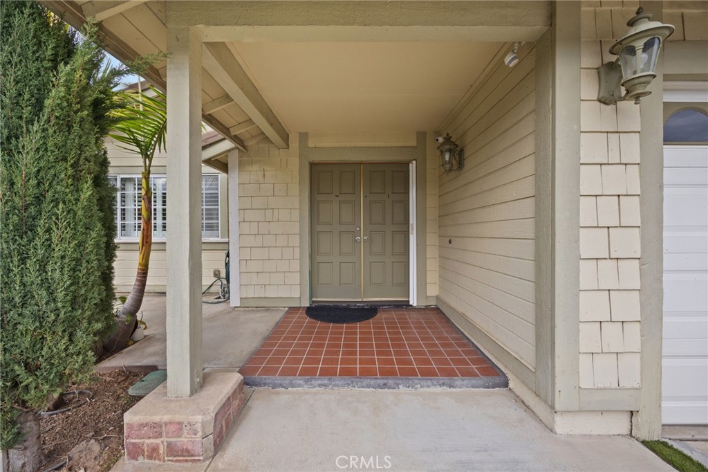 1185 Bridgeport Road Corona, CA 92882 - Photo 5 of 35