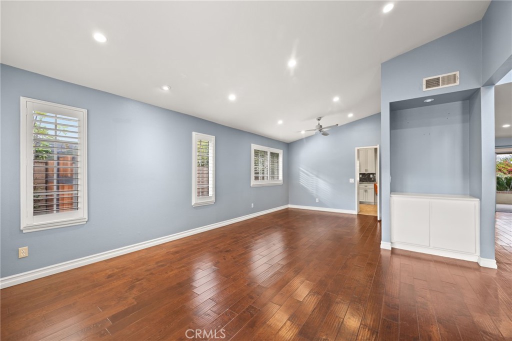 1185 Bridgeport Road Corona, CA 92882 - Photo 6 of 35