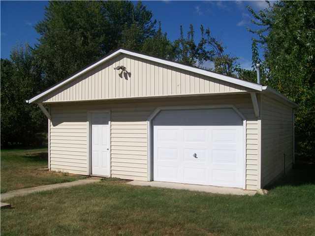 907 North Nursery Road Anderson, IN 46012 - Photo 3 of 7