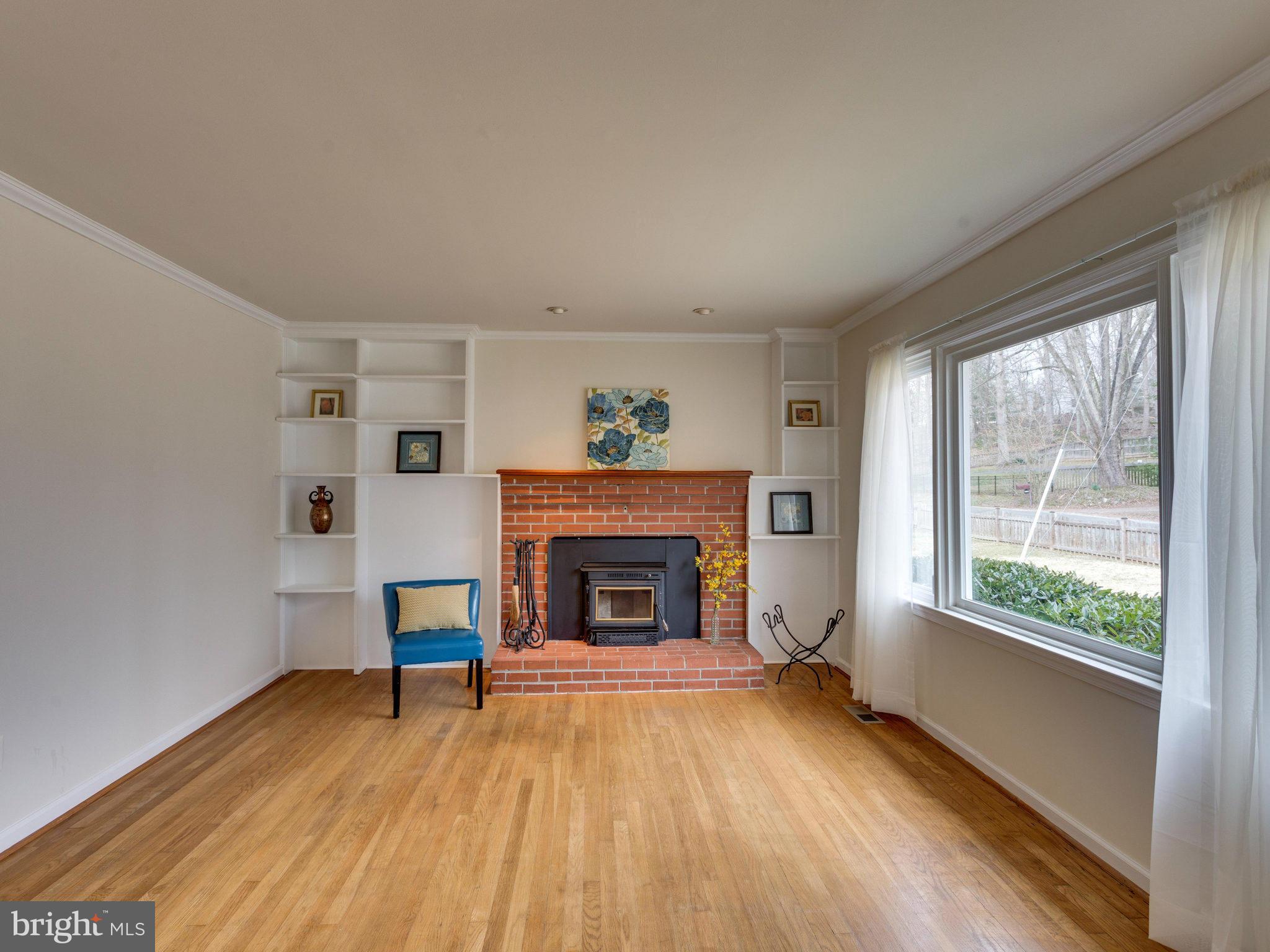 7801 Leland Road Manassas, VA 20111 - Photo 5 of 29 Living Room