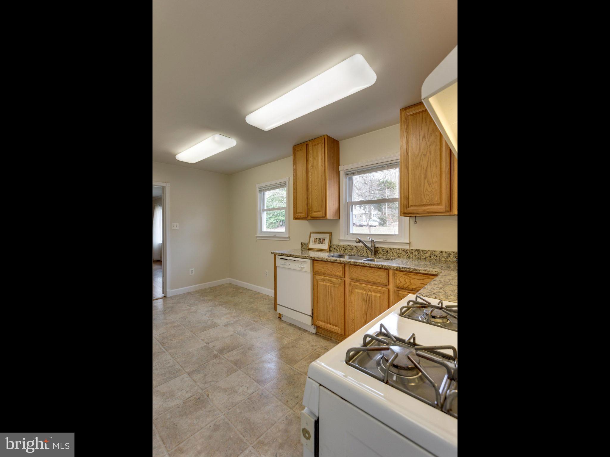 7801 Leland Road Manassas, VA 20111 - Photo 10 of 29 Kitchen/Dining