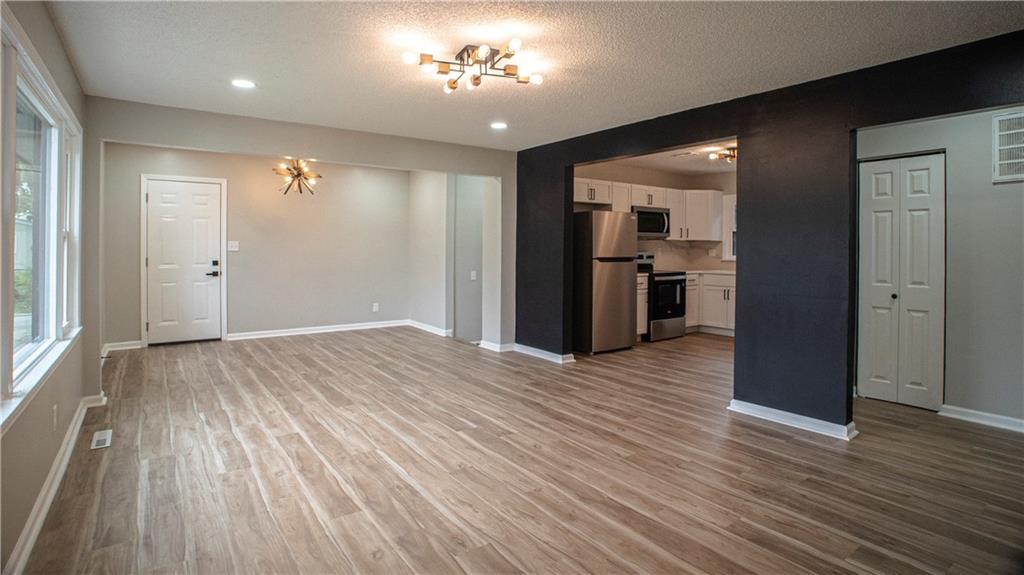 18405 East Truman Road Independence, MO 64057 - Photo 6 of 23 Gallery Image 6
